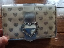 White heart wallet bifold ivory easy to use girls student