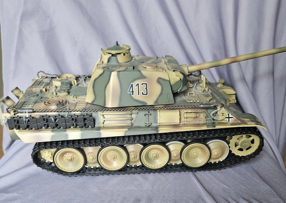 ULTIMATE SOLDIER WWII GERMAN PANTHER TANK MODEL 1:18 SCALE MINT CONDITION  - Image 3 of 4