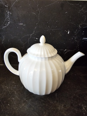 Teapot / Teekanne Royal Worcester Warmstry - White