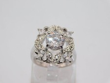 J249-BEAUTIFUL RING SILVER TONE/RHINESTONES SIZE 7 LOVELY 