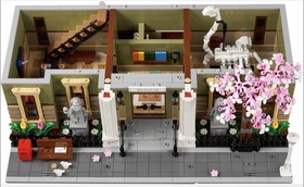 LEGO Icons Natural History Museum 10326