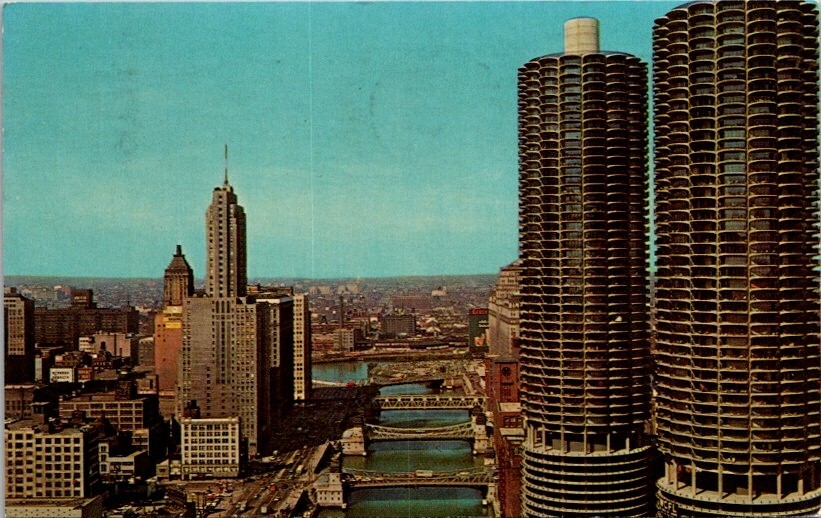 Vintage Postcard The Twin Towers of Marina City Chicago Illinois IL  1964   1088