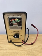 Vintage Eveready Battery Tester R1798 Union Carbide Made In The USA 1.5, AAA ,9V