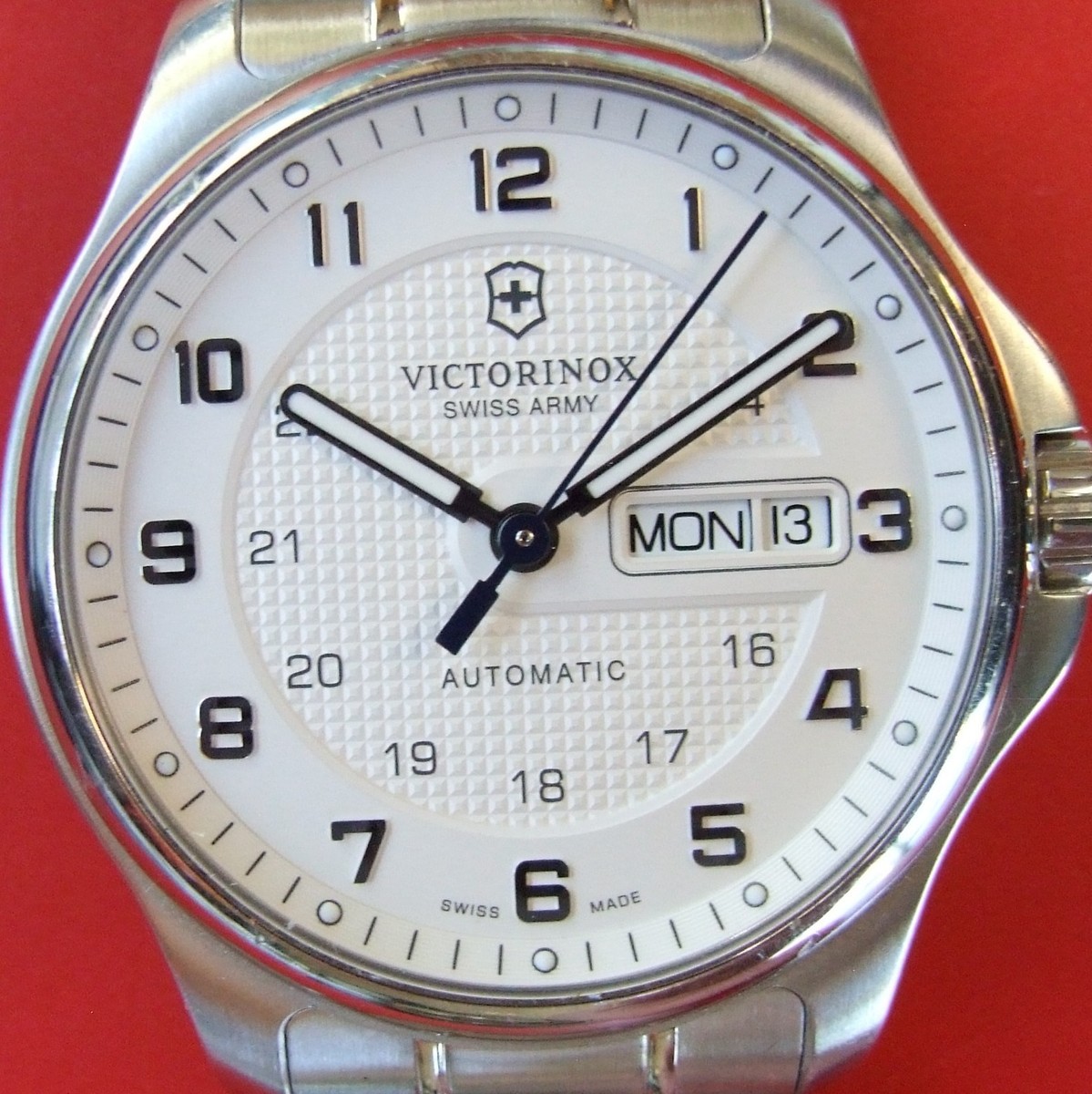 VictorINOX SWISS ARMY+Mens OFFICERS DAY/DATE AUTOMATIC+Sapphire+