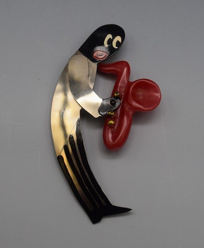 ART DECO BAKELITE CHROME JOSEPHINE BAKER'S BAND JAZZ MUSICIAN BROOCH  SAXOPHONE