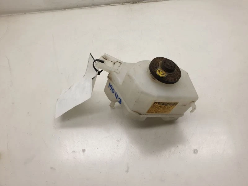 TOYOTA PRIUS C DOS 12-13 1,5 L TRACCIÓN DELANTERA EN DEPÓSITO DE LÍQUIDO DE FRENOS  Foto 3 de 4