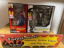 MAFEX Marvel Spider-Man Figures Black Costume No.147 & Classic Costume No.18