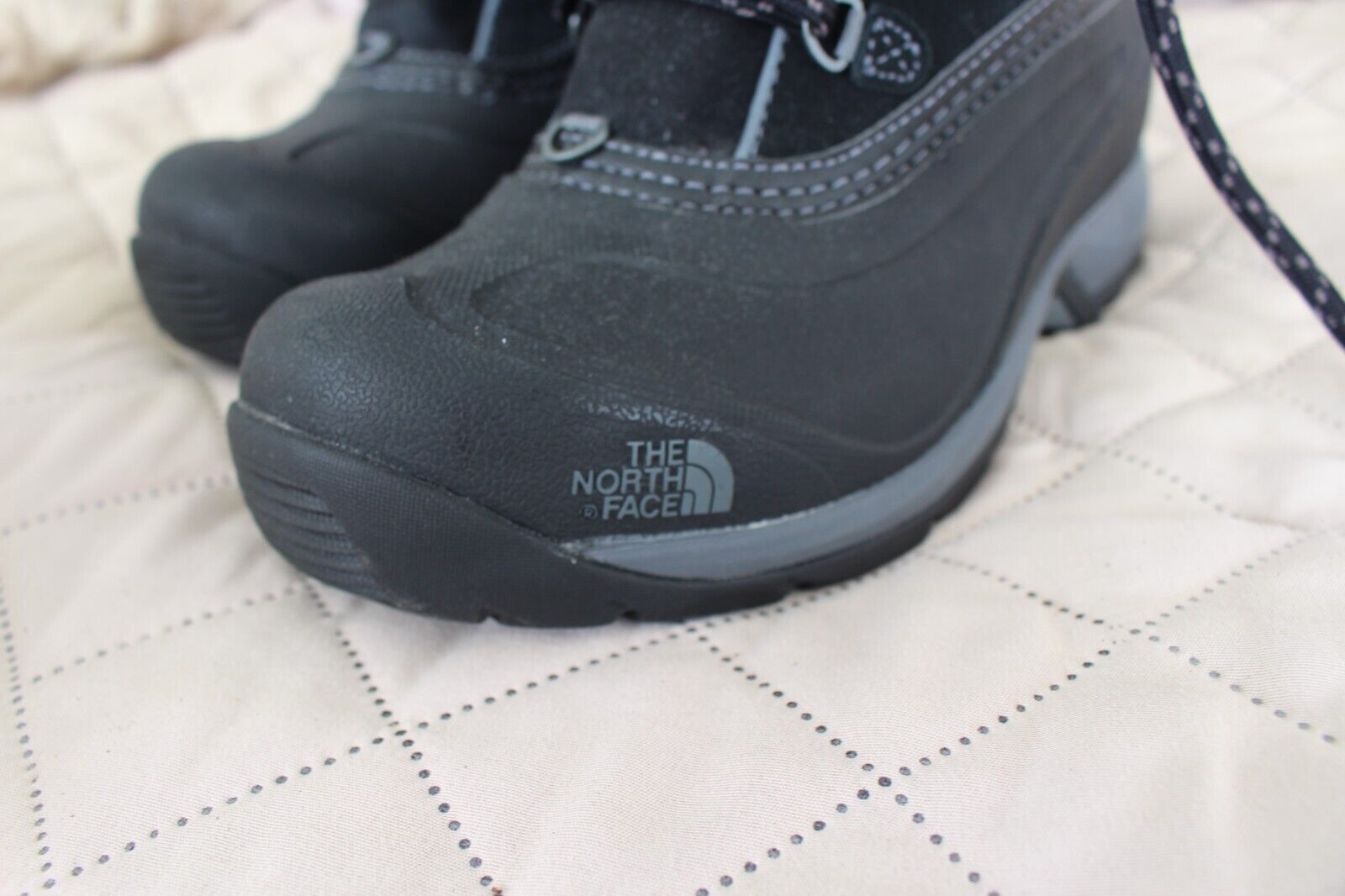 THE NORTH FACE Heat Seeker 200 Gram Insulation Women 6 Hiking Black Boots  Shoes