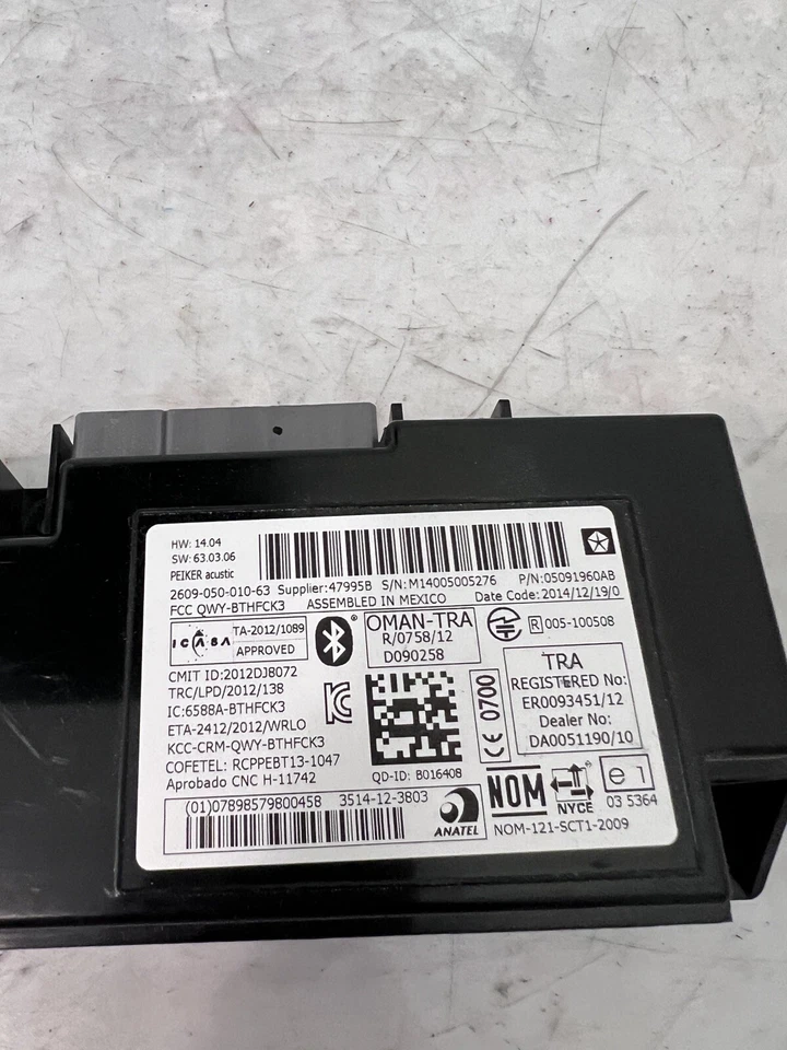 2015 JEEP WRANGLER  Communication Telematics Module Opt Rsp  P05091960AB Foto 2 de 4