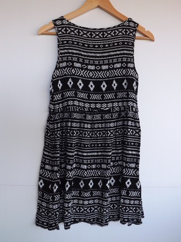 Sportsgirl Dress 6 Womens Black White Aztec Sleeveless A Line - Picture 6 of 8