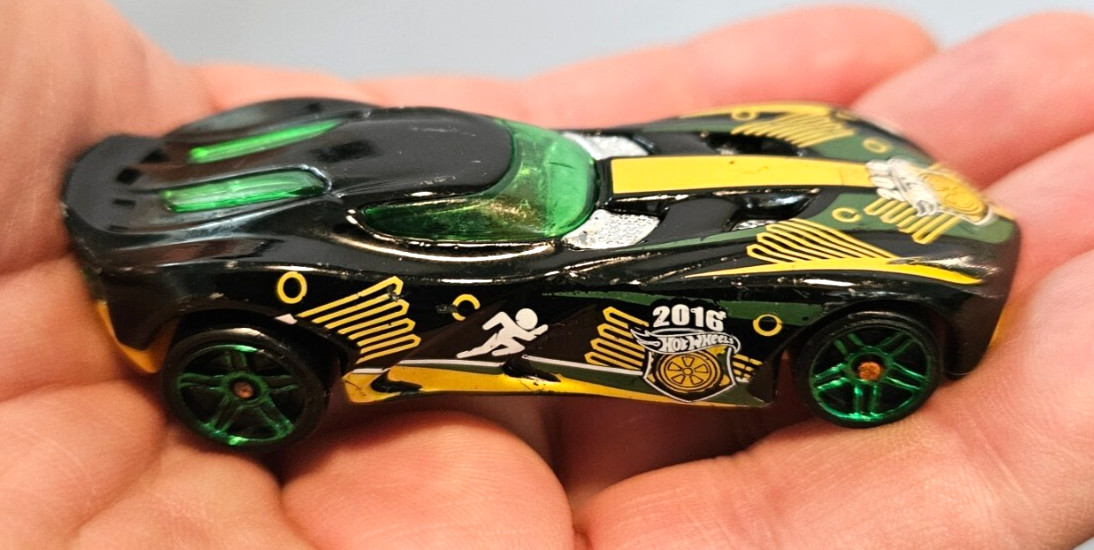 Hot Wheels 2014 Velocita Loose Diecast really gained good velocity