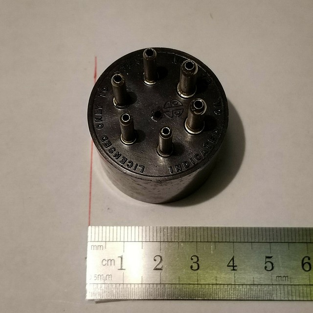 FIVE (5) Vacuum Tube Bases 6Pin Black Bakelite Type UX6 U6A NOS Box V2