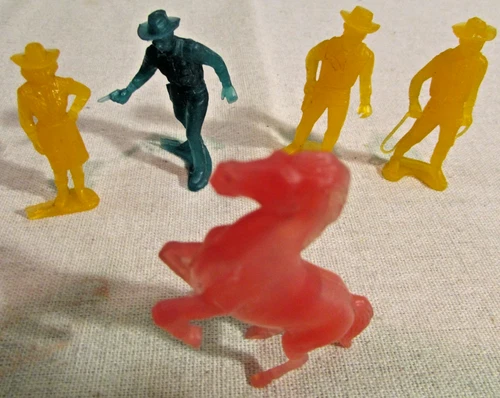 1960's Marx Playset Cereal Premium Sky King Charter Figures Nice set Cowboys