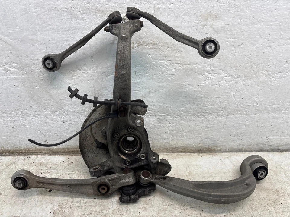 Audi A4 B8 Estate (2008-2012) Front Right Wheel Hub 8K0 - Image 4 of 4