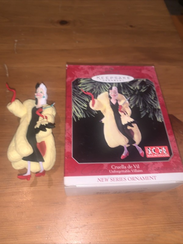 Hallmark Keepsake Ornament 1998 Cruella de Vil 101 Dalmations Villains Disney