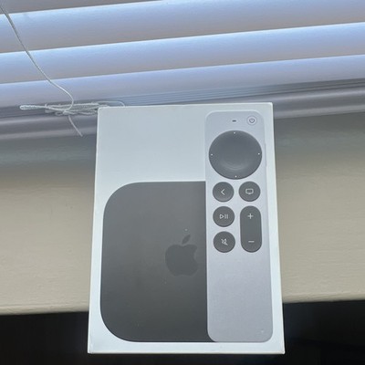 Apple Apple TV 4K Set-Top Box Media Streamer w/ Siri Remote Black/Silver