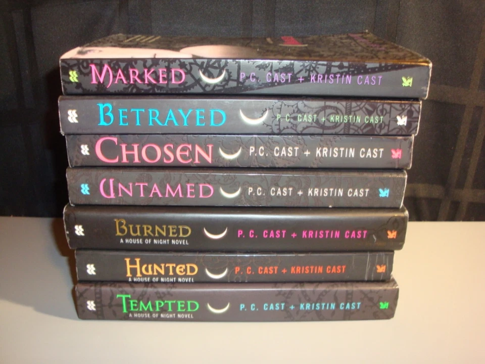 House of Night Series 1-12 Book Lot P C Cast Teen YA Vampires Paranormal Vampyre - Image 4 of 4