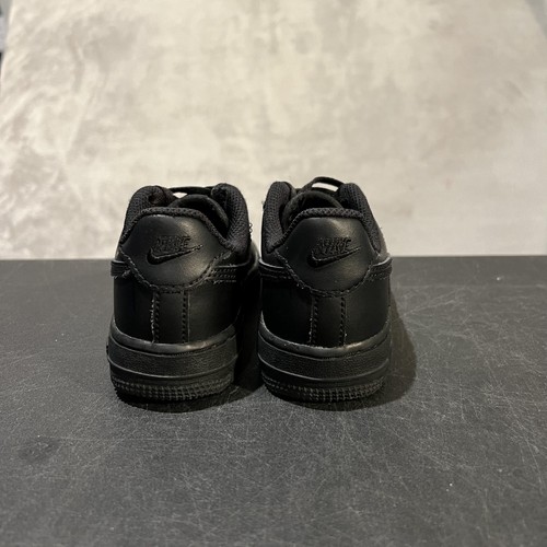 Scarpe Nike Air Force 1 basse LE AF1 giovani taglia 11C nere triple nere sneaker - Foto 5 di 9