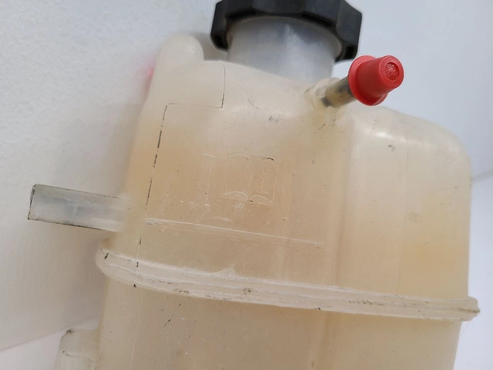 2013 14 2015 CHEVROLET SPARK Coolant Reservoir Gas Model 95077578   Foto 2 de 4