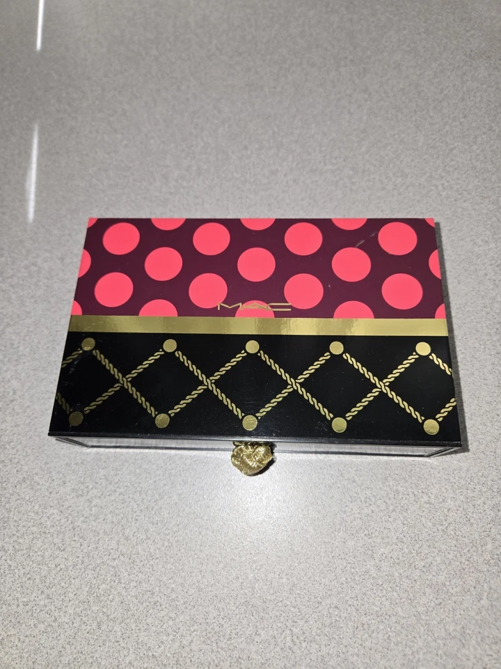 MAC Nutcracker Sweet Bronze Pigments & Glitter Kit 4pc Gift Set Limited Edition - Image 2 of 3