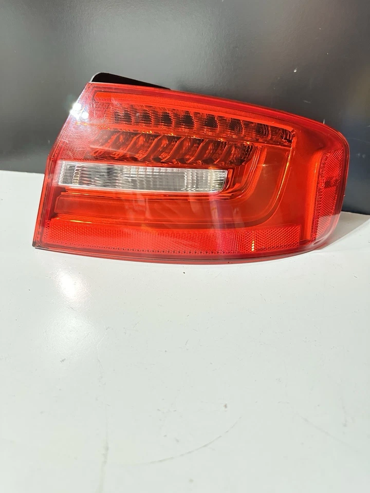 Audi S4 2015 luz trasera lámpara pasajero derecho LED sedán cuarto OEM 8K5945096AD🛞 Foto 2 de 4