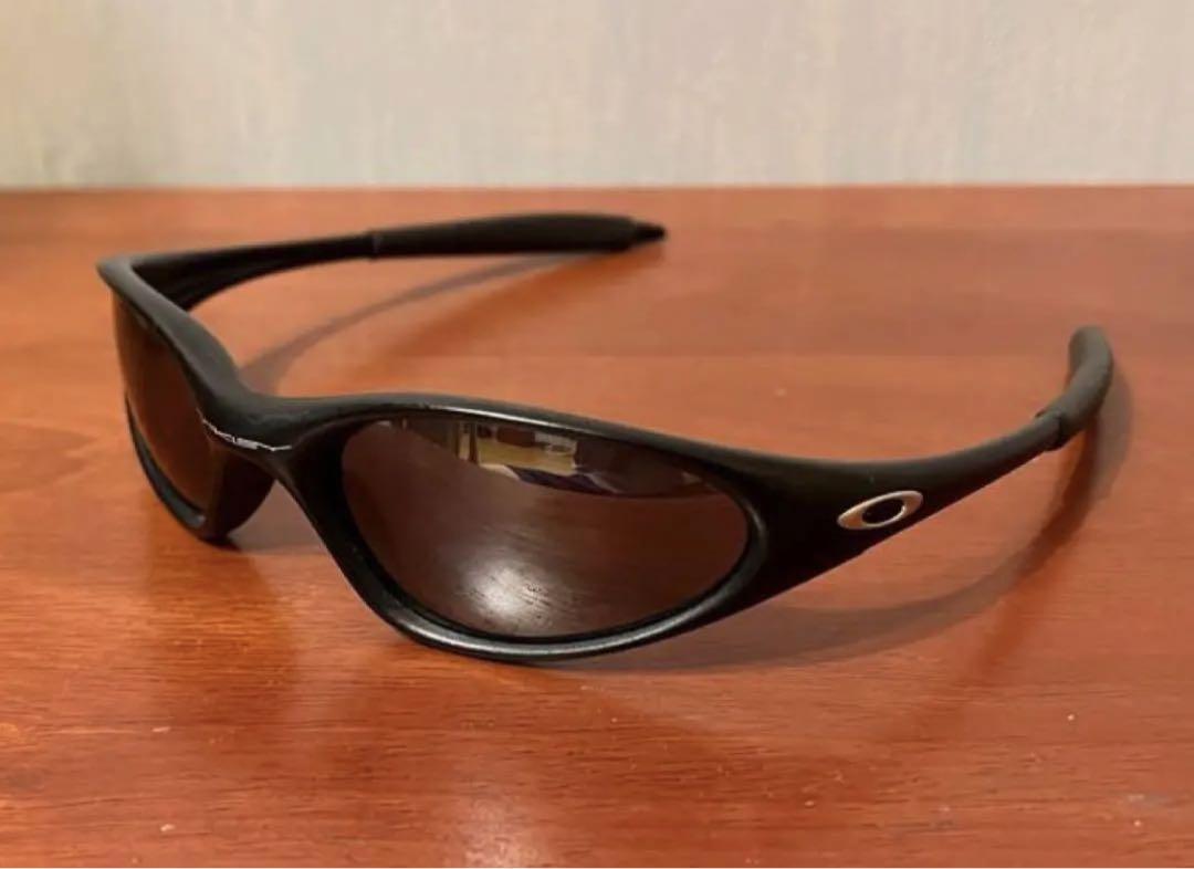 Oakley Minute 1.0 Sunglasses Black Frame Vintage Sunglasses