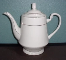 Elegant Dynasty 2012-55 Majesty Fine China Tea/Coffee Pot 6.75" Tall (w/o lid)