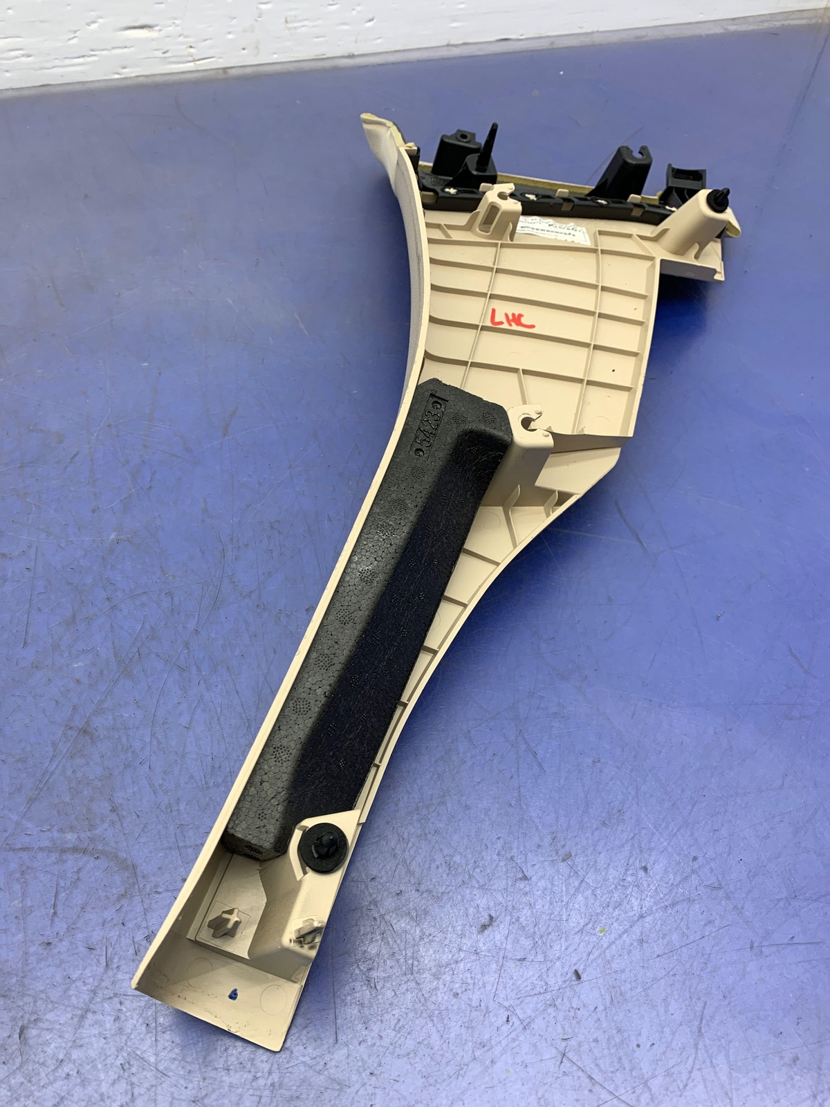 Maserati Ghibli 2014-2019 REAR+LEFT+LOWER Pillar trim P/N 06700194270