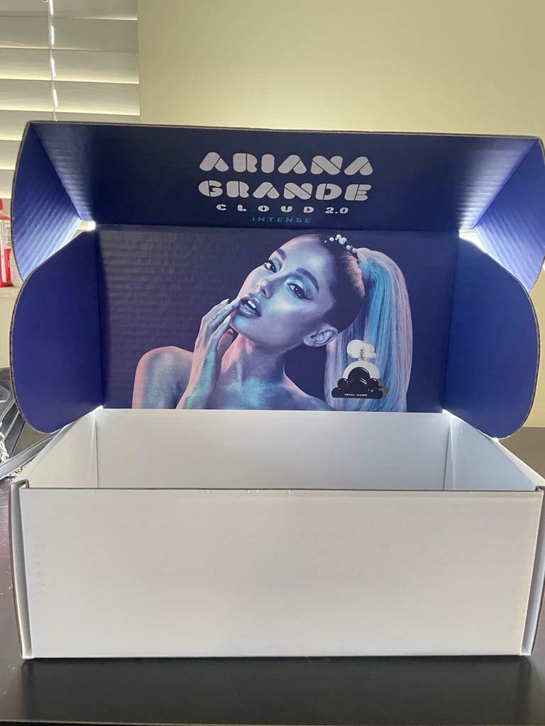 Ariana Grande Cloud Intense Fan Box Eau De Parfum Perfume Gift Set