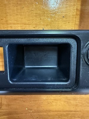 2001 02 03 04 NISSAN PATHFINDER QX4 RADIO BEZEL BLACK OEM 68260