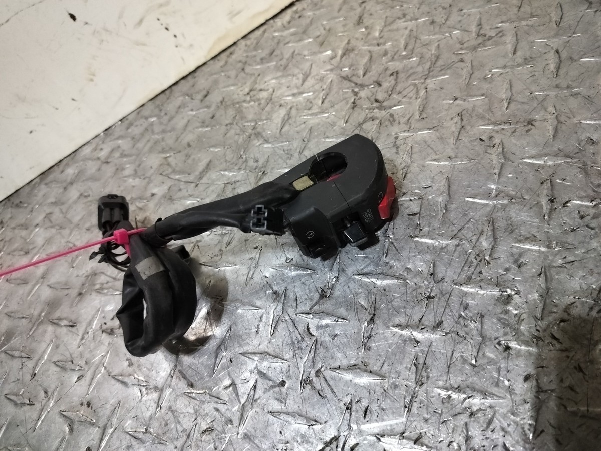 2004 2005 KAWASAKI ZX10R OEM RIGHT SIDE HANDLEBAR SWITCH