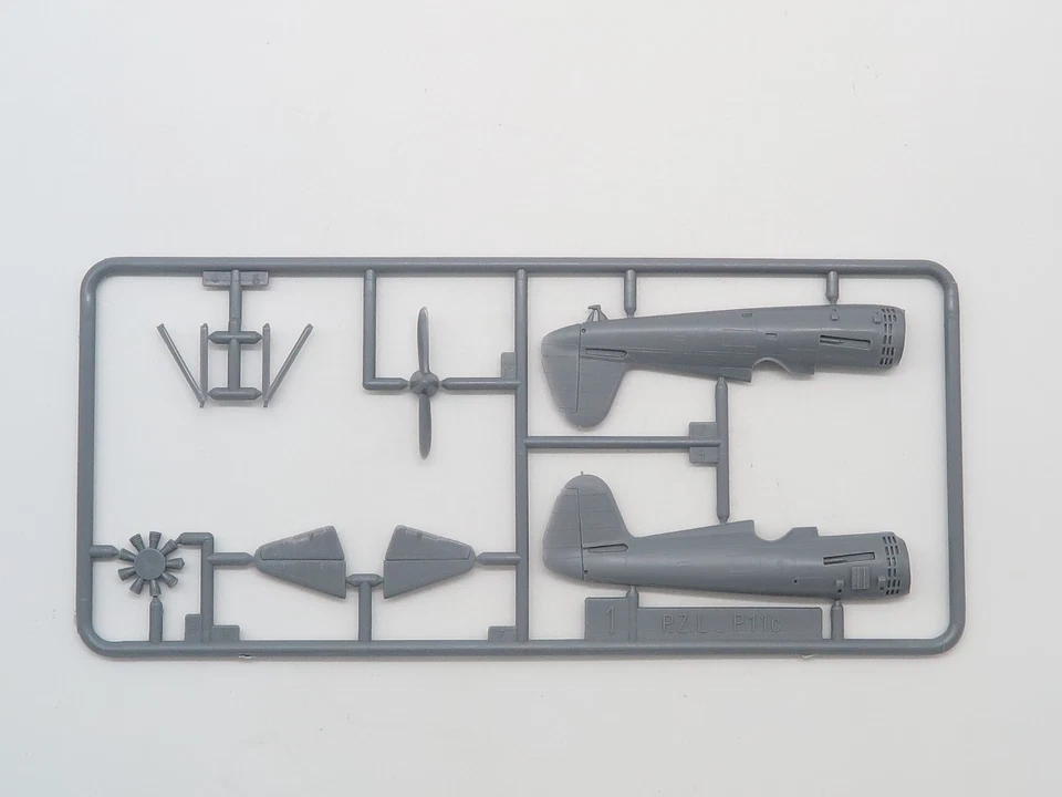 HELLER 161 - P.Z.L. P.II c   1:72 - Immagine 2 di 4