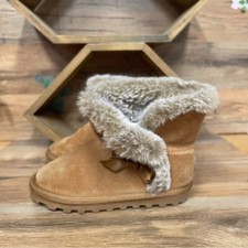 Bearpaw girls slip on shearling boots size 8 tan leather bows