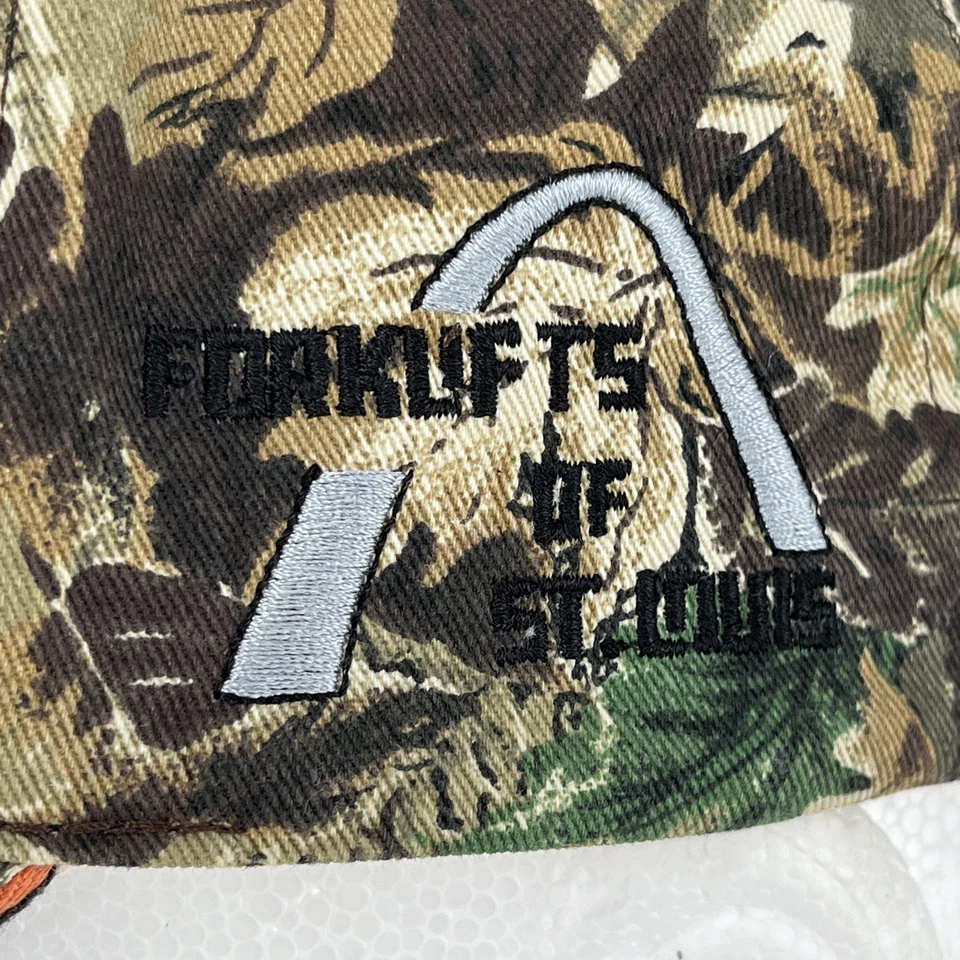 Sombrero para equipo industrial Toyota - Carretillas elevadoras St Louis StrapBack gorra camuflada usada en excelente estado Foto 4 de 4