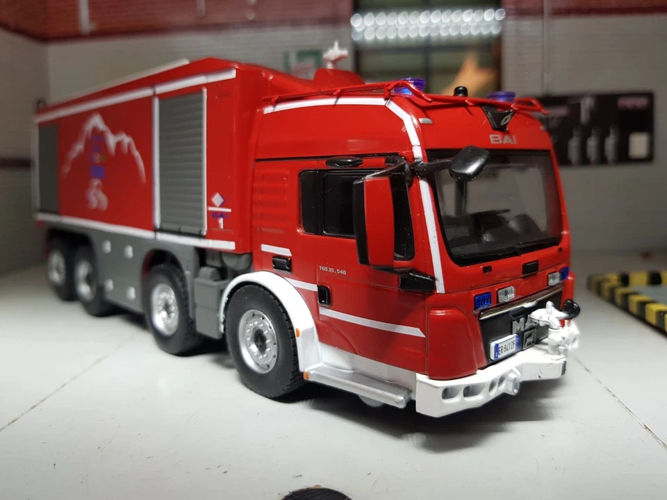 1:43 MAN TGS TGM Proteus Alps Tunnel Fire Engine BAI IXO Diecast Model 2013 - Image 2 of 4