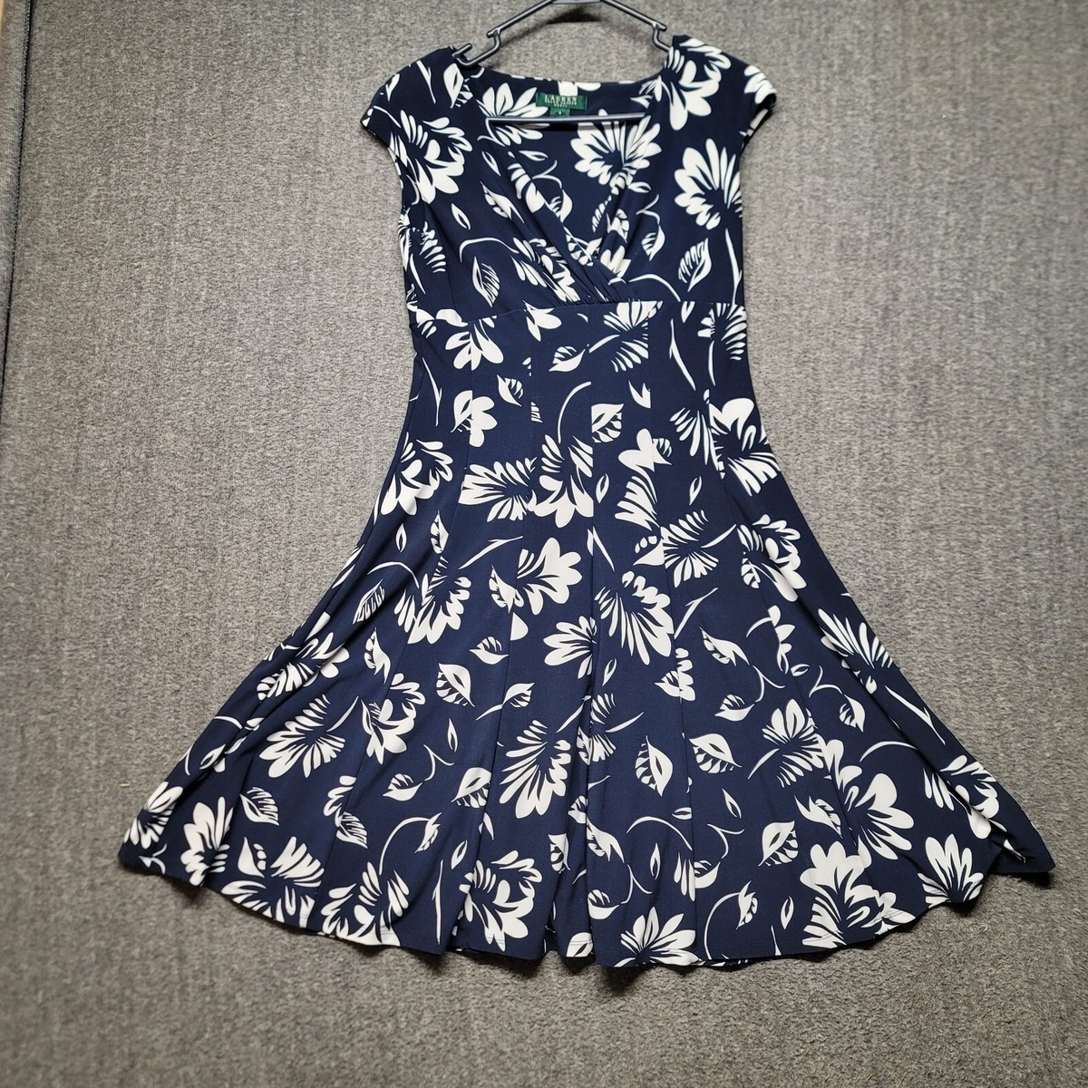 Lauren Ralph Lauren Womens Sz 8 Navy Blue Floral V-Neck Flowy Knee Length  Dress | eBay