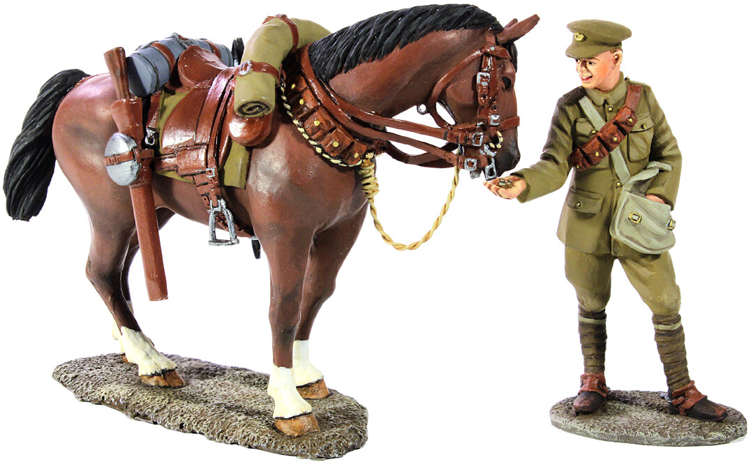 BRITAINS SOLDIERS WW1 23063 - 1916-18 British Lancer Feeding Horse Diecast