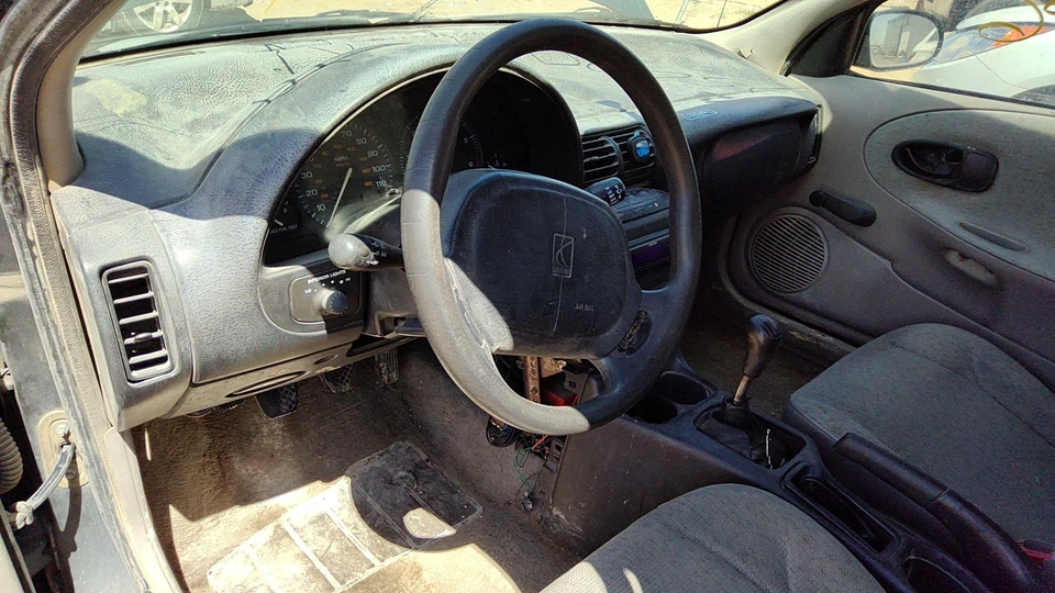 Conjunto de cuello de llenado de combustible Saturn Sl1 1996 1997 con tapa de gasolina OEM 21011507 Foto 3 de 4