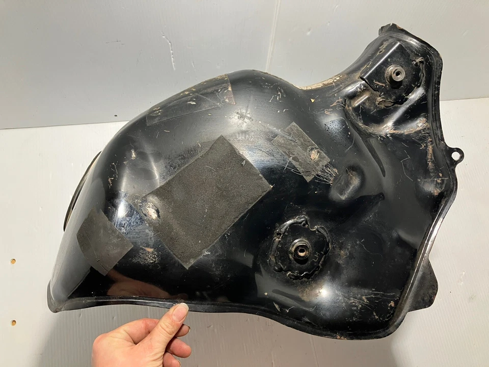 2006 Honda Cbr 1000rr Gas Tank (Some Rust See Pics) (OEM) — 第 4/4 张图片