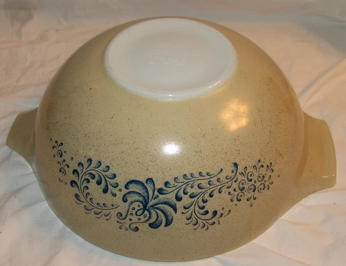 Pyrex Homestead Cinderella Large Nesting Mixing Bowl Corning Glass 4 qt