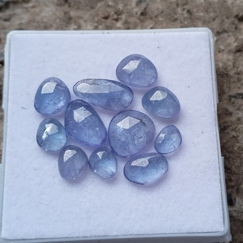 12 Kt 4,5x5 bis 5,5x11,5 mm Natürlicher Facettierter Tansanit Rosenschliff Scheibe 11 Stck. Posten - Bild 13 von 19