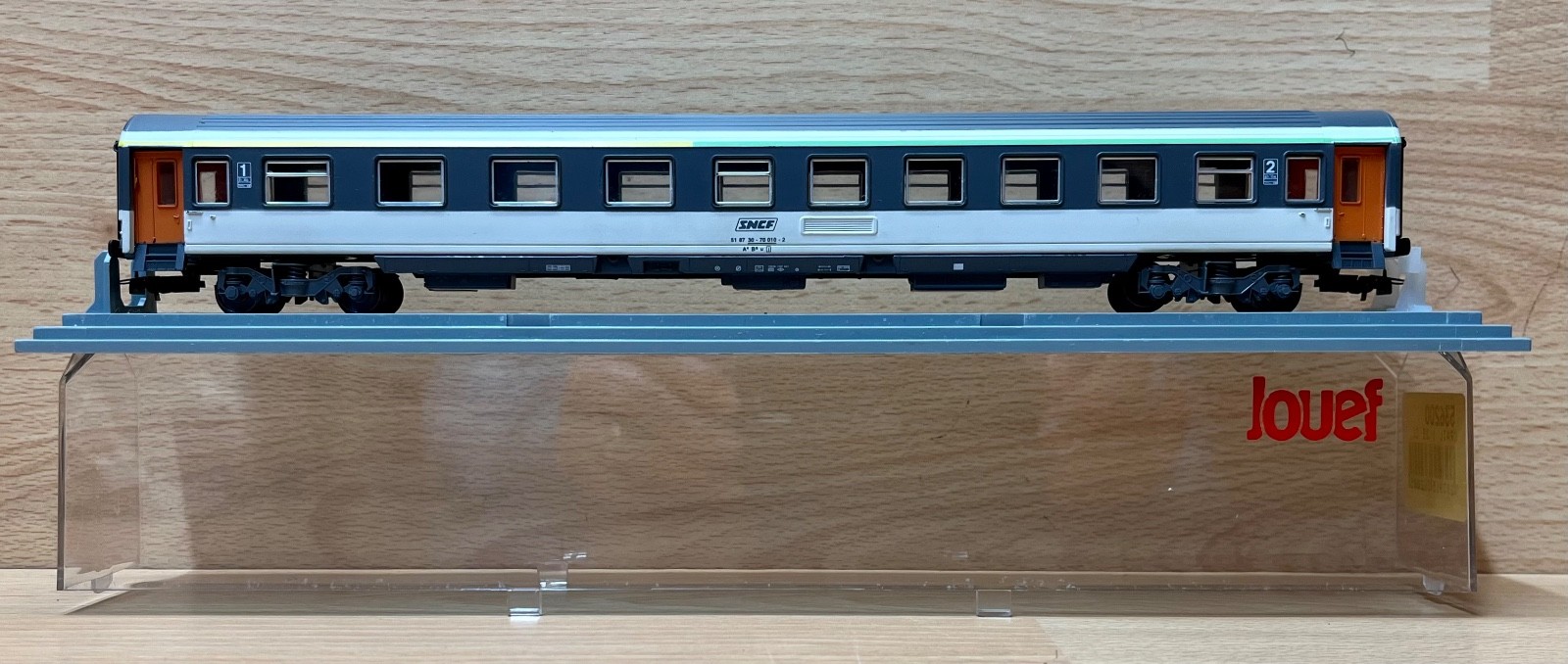 Jouef 'HO' Gauge 536200 SNCF Corail Composite Passenger Coach Perspex Cased.