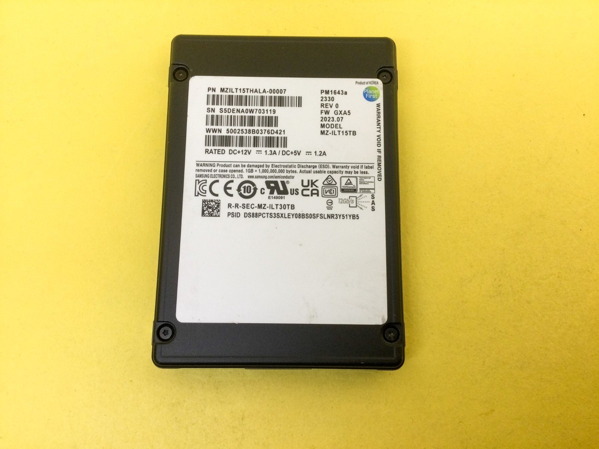 Samsung 15.36TB SAS 12G RI SFF 2.5