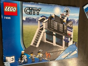 Lego City Police Station (7498) 100% Complete With Minifigures
