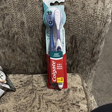 Colgate 360 Manual Toothbrush with Tongue and Cheek Cleaner, Medium, 2 Ct--V4