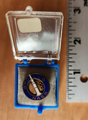 Vintage NASA official Apollo enamel lapel or tie pin, Saturn V