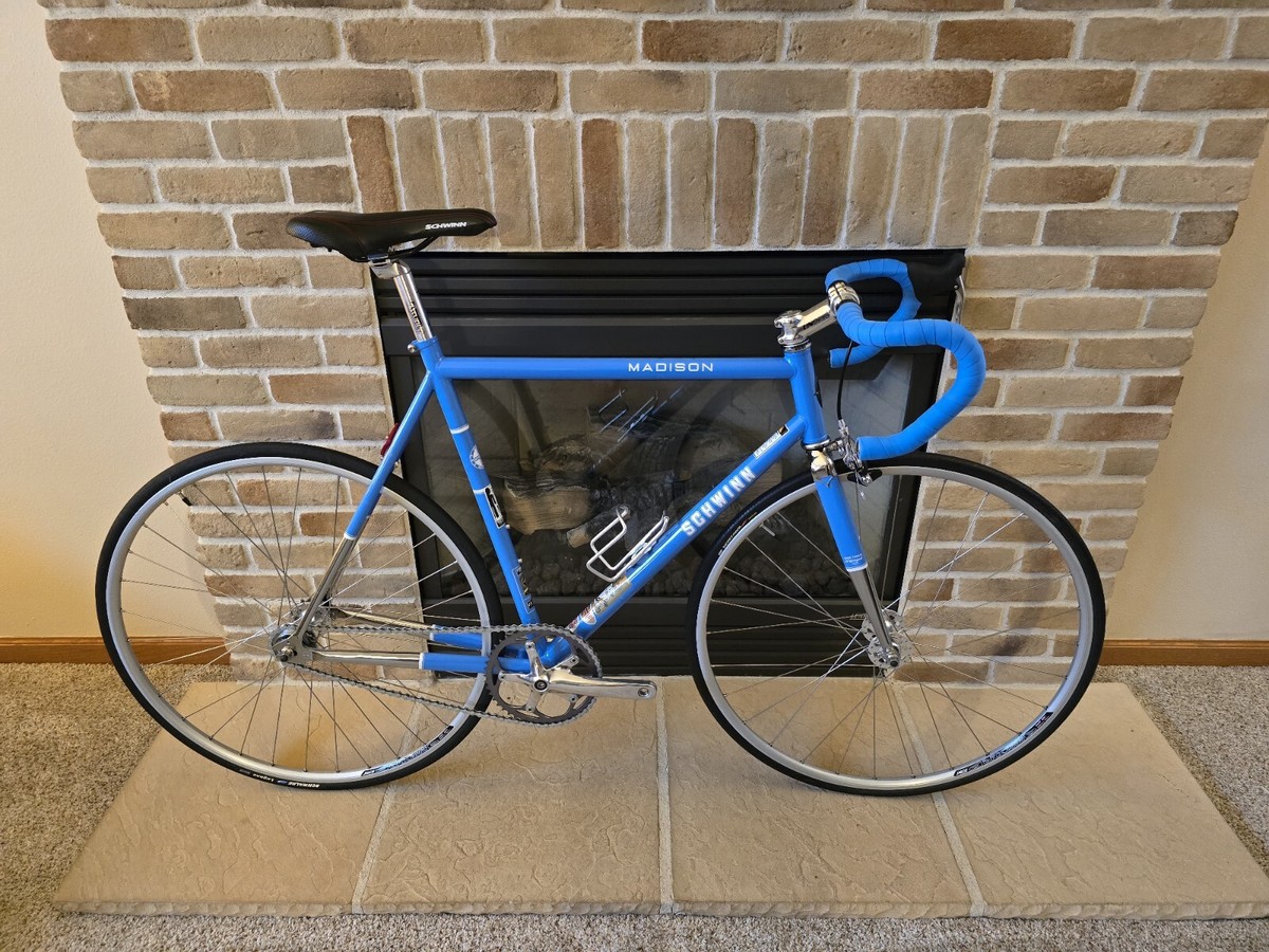 Schwinn Madison Fixed Gear Men's Road Bike (Shipping Schwinn Madison Fixed Gear Men's Road Bike (Shipping