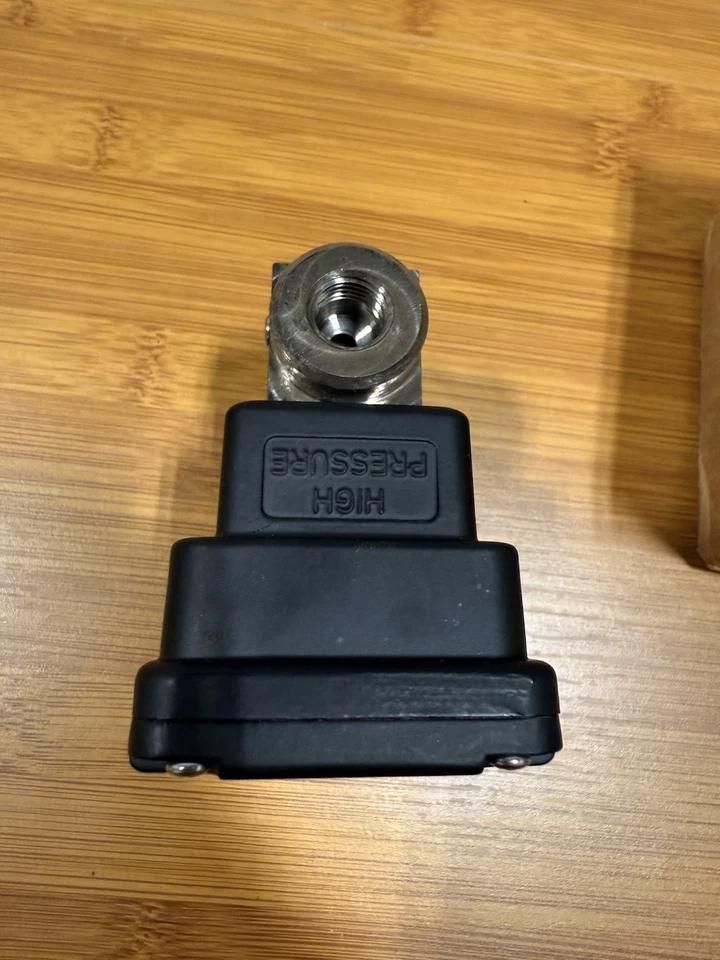 New SETRA 2301050PD2F2EB DIFFERENTIAL PRESSURE TRANSDUCER TRANSMITTER VALVE - Image 4 of 4