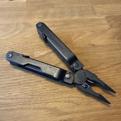 Leatherman Supertool 300 Schwarz Multi Tool