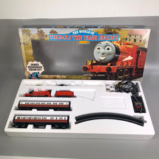 Vintage Hornby R094 James No 5 Passenger Train Set Thomas Tank Engine Coaches